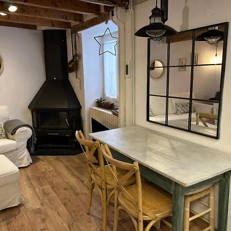 Casa Marcerdanya بيت للعطل
