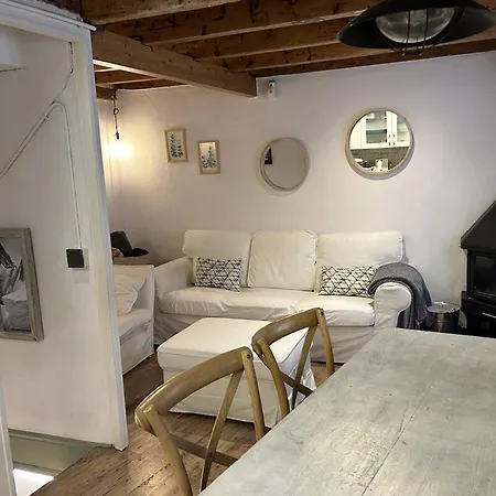 Casa Marcerdanya بيت للعطل